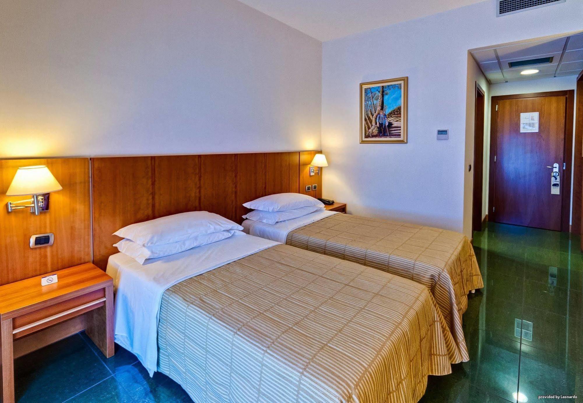 Hotel Dei Principati Baronissi Ngoại thất bức ảnh